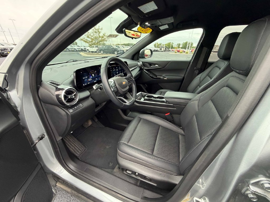 Used 2025 Chevrolet Equinox LT w/ Convenience Package II AWD/4WD image 17