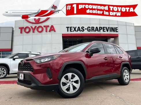 Used 2020 Toyota RAV4 LE image 1