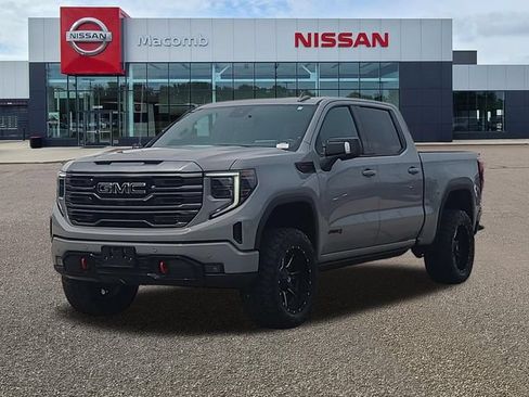Used 2024 GMC Sierra 1500 AT4 w/ Technology Package AWD/4WD image 3