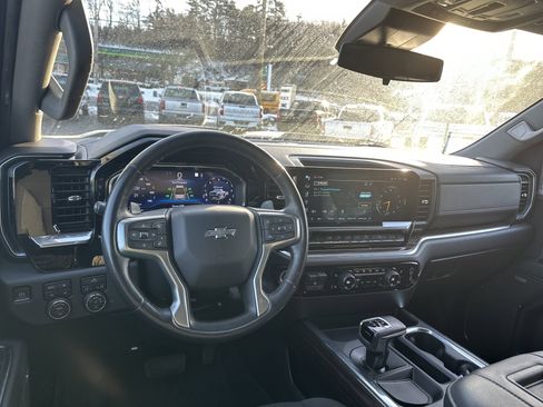 Used 2022 Chevrolet Silverado 1500 LT Trail Boss w/ Convenience Package II image 15