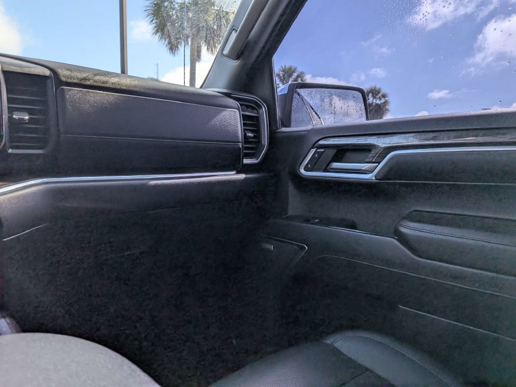Used 2022 Chevrolet Silverado 1500 LTZ AWD/4WD image 15