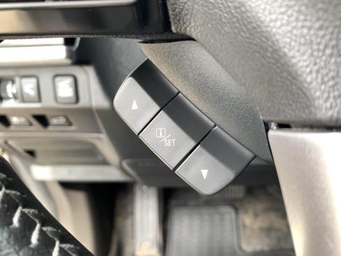 Used 2017 Subaru Forester 2.5i Limited AWD/4WD image 17