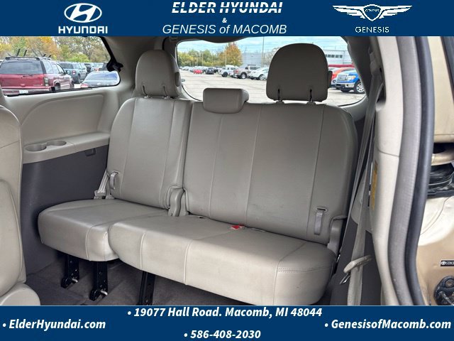 Used 2014 Toyota Sienna XLE FWD image 23