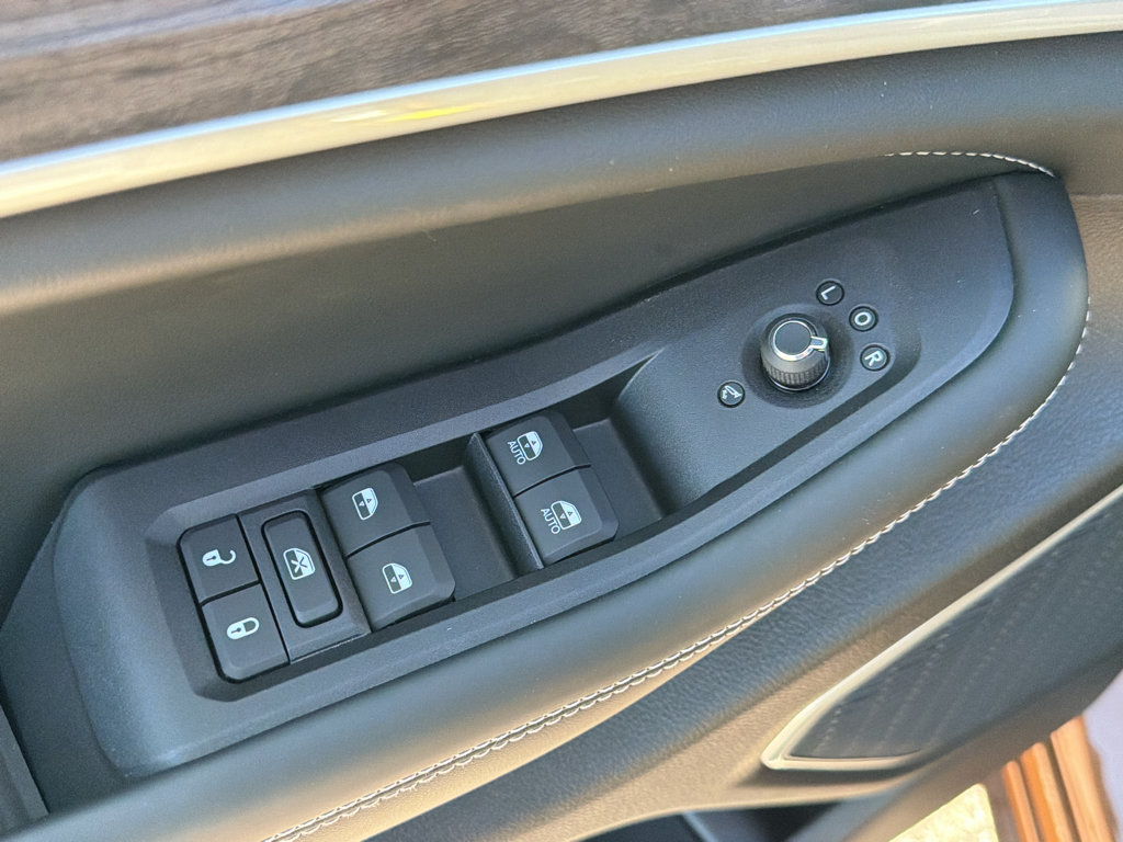 New 2027 Jeep Grand Cherokee Limited AWD/4WD image 12