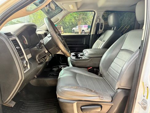 Used 2018 RAM 2500 Tradesman w/ Chrome Appearance Group AWD/4WD image 24