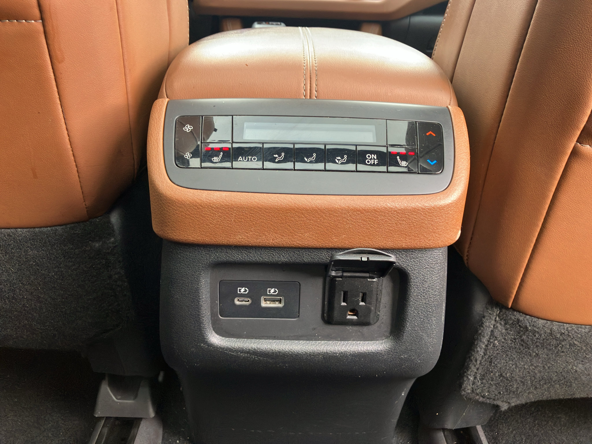 Used 2022 Nissan Pathfinder Platinum w/ Cargo Package AWD/4WD image 38