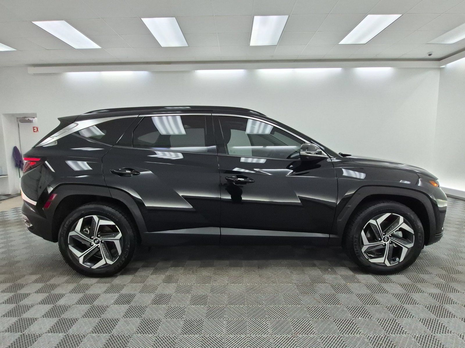Used 2023 Hyundai Tucson Limited AWD/4WD image 8