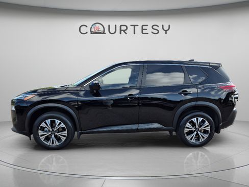 Certified 2023 Nissan Rogue SV FWD image 2