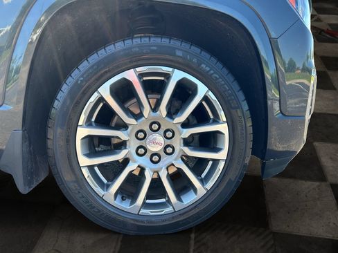Certified 2023 GMC Acadia Denali w/ Denali Ultimate Package FWD image 10