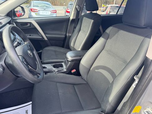 Used 2016 Toyota RAV4 LE image 19