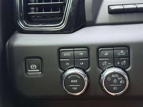 Used 2025 GMC Sierra 2500 AT4X AWD/4WD image 20