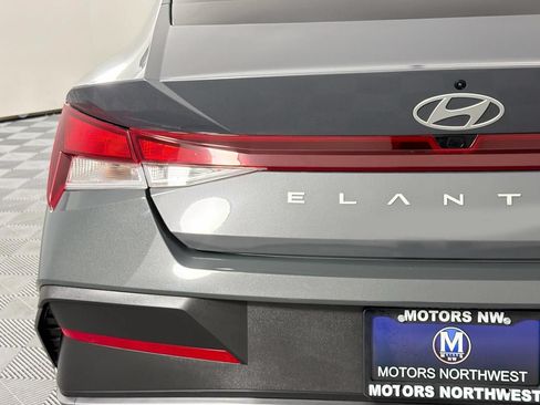 Used 2024 Hyundai Elantra SEL FWD image 25
