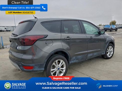 Used 2019 Ford Escape SE FWD image 4