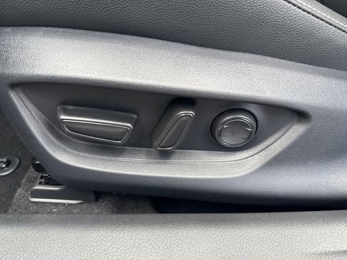 New 2026 Toyota Camry Hybrid FWD image 22