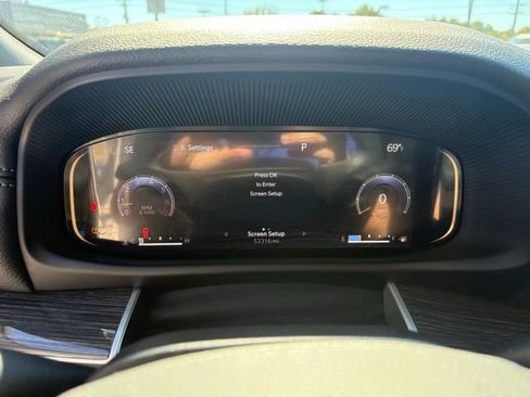 Used 2022 Jeep Wagoneer Series III w/ Premium Group I image 12