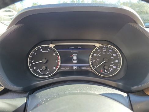 Used 2025 Nissan Sentra SV w/ SV Premium Package image 21