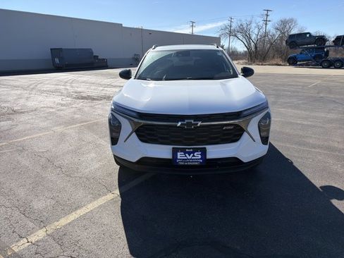 New 2026 Chevrolet Trax RS image 2