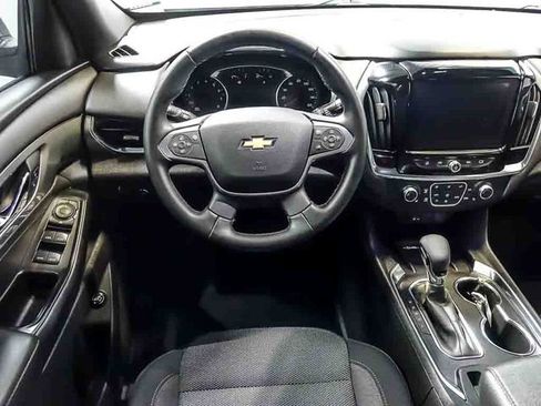 Certified 2023 Chevrolet Traverse LT FWD image 17