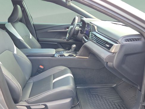 Used 2025 Toyota Camry SE FWD image 15