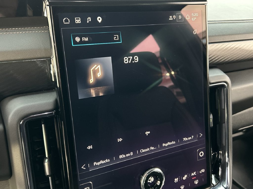 Used 2026 GMC Yukon AT4 AWD/4WD image 13