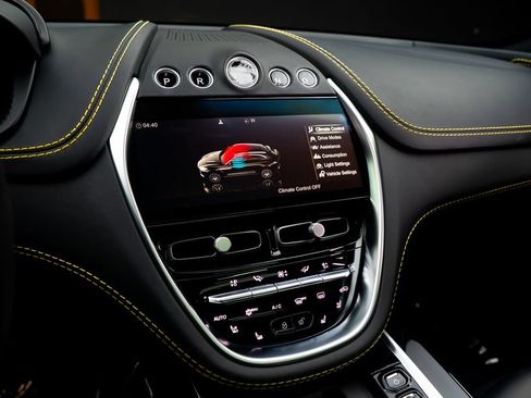 Used 2022 Aston Martin DBX AWD/4WD image 42