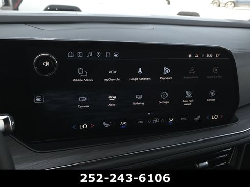 Used 2025 Chevrolet Suburban Z71 w/ Z71 Off-Road Package AWD/4WD image 19