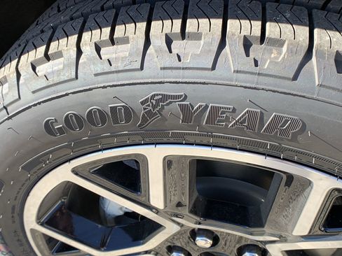 New 2025 Ford Maverick Lariat w/ 4K Tow Package image 13