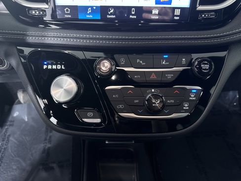 New 2026 Chrysler Pacifica Select AWD/4WD image 26