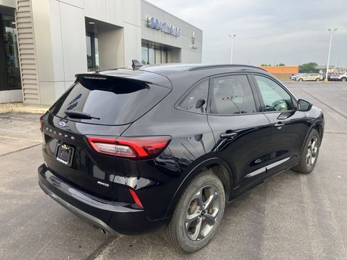 Certified 2023 Ford Escape ST-Line AWD/4WD image 7