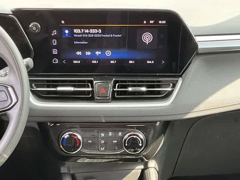 Used 2025 Chevrolet TrailBlazer LT FWD image 20