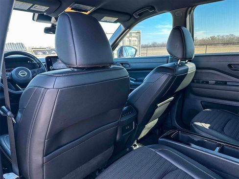 Used 2024 Nissan Pathfinder Rock Creek image 17