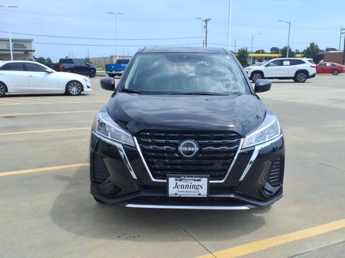 Used 2025 Nissan Kicks Play S FWD image 9