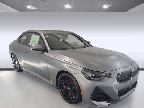 Used 2025 BMW 230i Coupe w/ M Sport Package image 28
