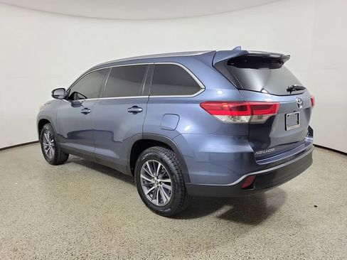 Used 2019 Toyota Highlander XLE FWD image 7