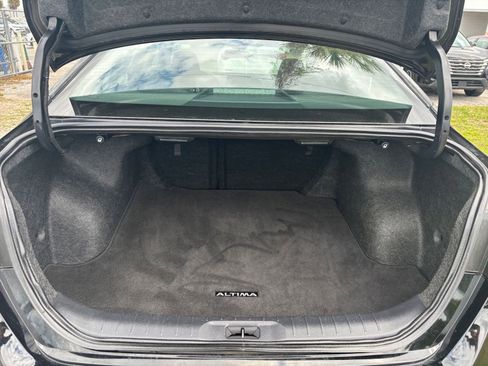 Used 2025 Nissan Altima 2.5 SV FWD image 33