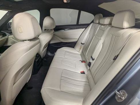 Used 2018 BMW 530i image 18