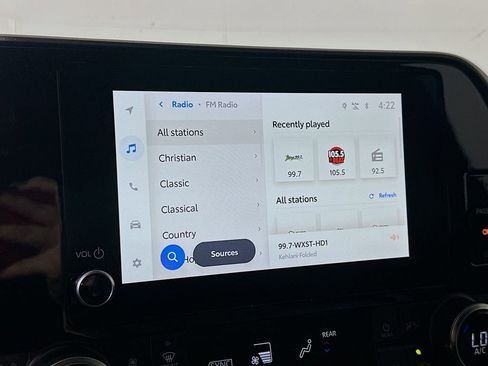 Used 2023 Toyota Highlander XLE image 28