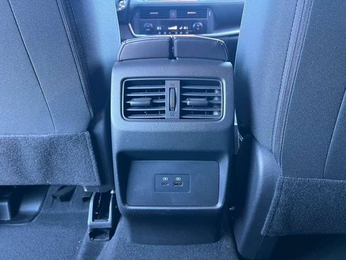 Used 2023 Nissan Rogue SV image 20