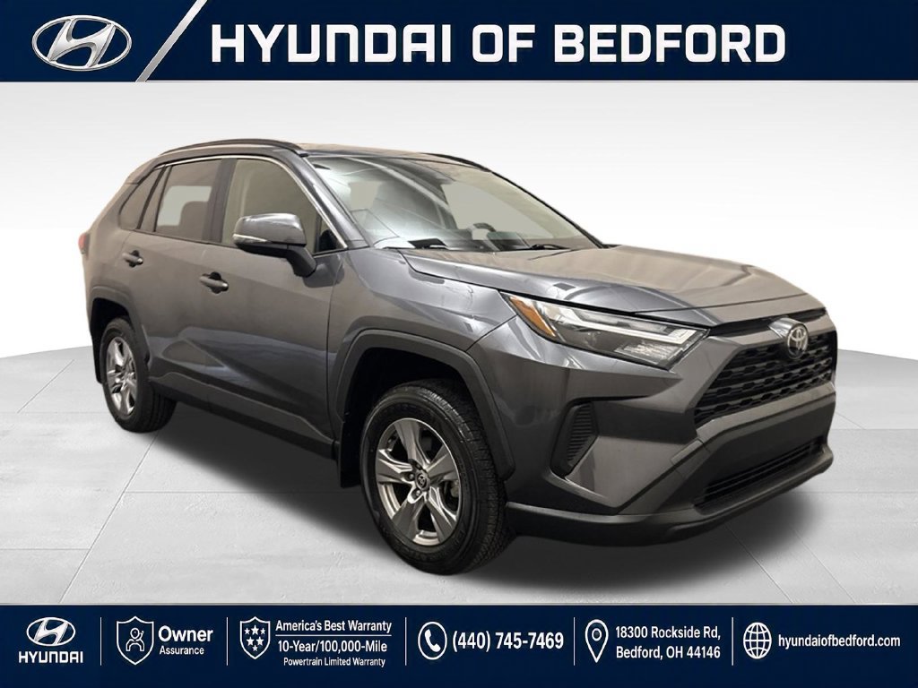 Used 2025 Toyota RAV4 LE AWD/4WD image 3