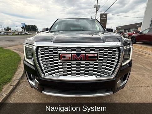 Used 2021 GMC Yukon Denali w/ Denali Premium Package AWD/4WD image 4