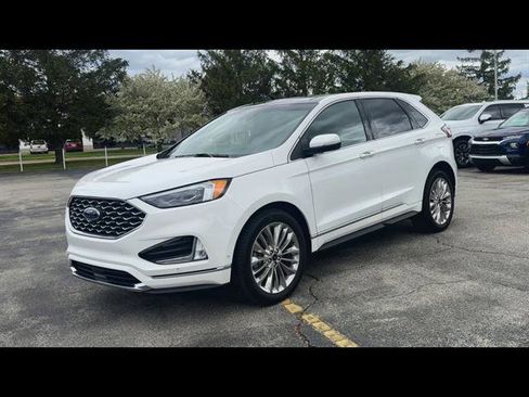 Used 2020 Ford Edge Titanium w/ Equipment Group 301A AWD/4WD image 28