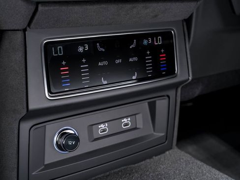 Used 2025 Lamborghini Urus SE image 33