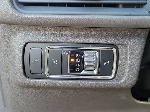 Certified 2024 Lincoln Corsair FWD image 12