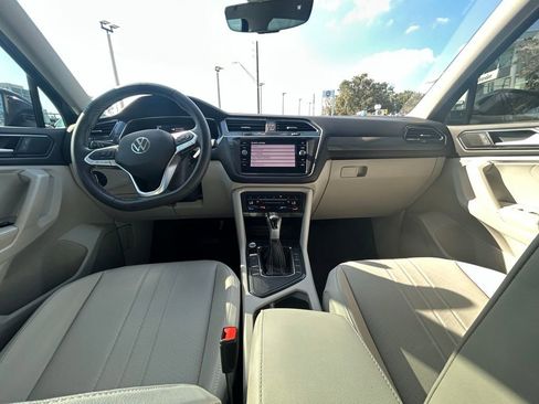Used 2023 Volkswagen Tiguan SE image 10