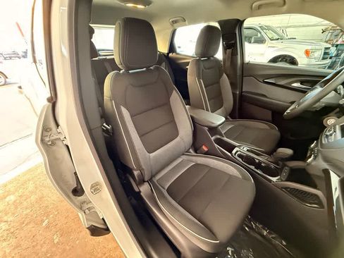 Used 2023 Chevrolet TrailBlazer LS FWD image 14