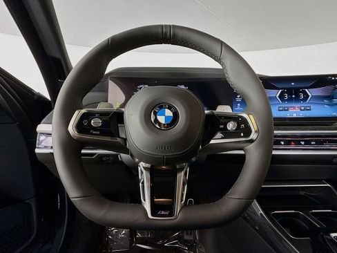 New 2026 BMW 760i xDrive w/ Premium Package image 11