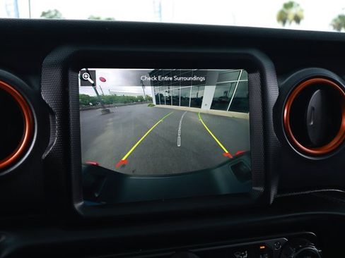Used 2021 Jeep Gladiator Mojave AWD/4WD image 18