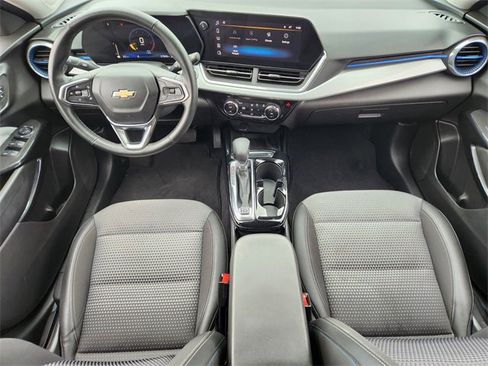 Certified 2024 Chevrolet Trax LT w/ Sunroof Package image 26