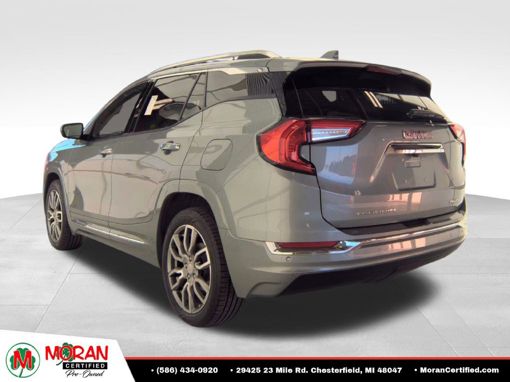 Used 2023 GMC Terrain Denali w/ Denali Premium Package AWD/4WD image 8