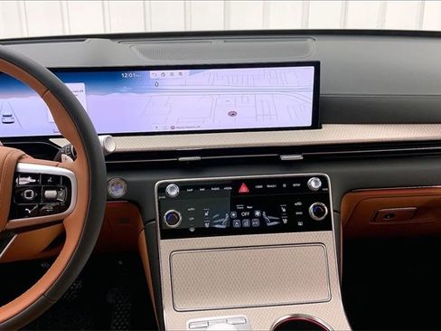 Used 2025 Genesis GV80 3.5T Prestige image 7